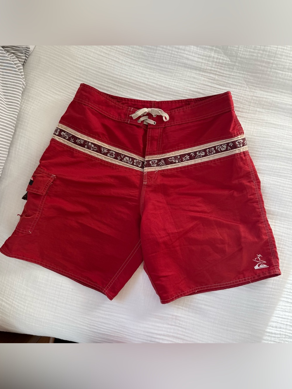 Vintage y2k Quicksilver Waimea Bay red Hawaiian stripe board shorts 34